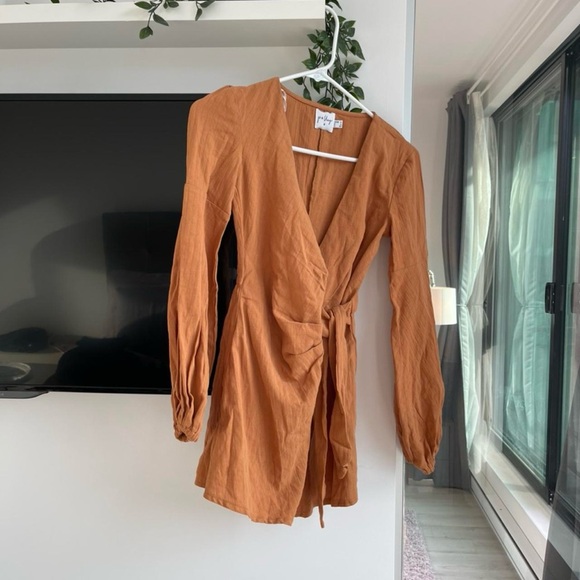 Princess Polly tie front jumpsuit
Size: US 0, UK 4 - Picture 1 of 5